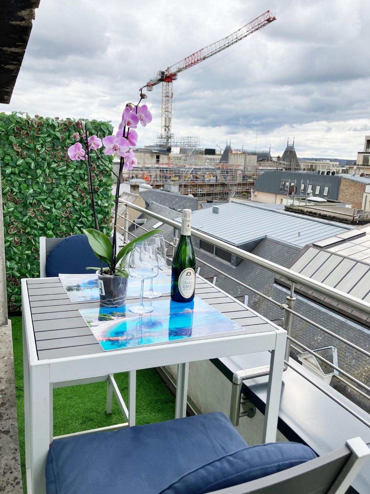 Apartamento Unique Penthouse Terrasse Privative 1-4 Personnes A Cote De Louis Vuitton